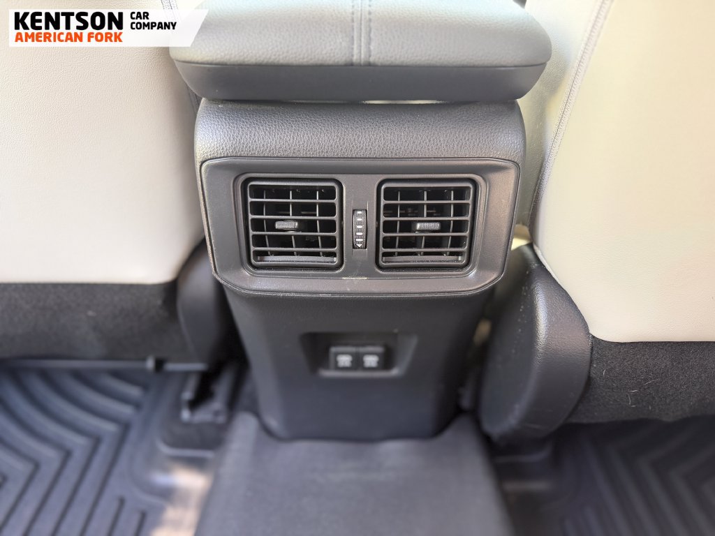 Used 2019 Toyota RAV4 XLE Premium w/ Cold Weather Package AWD/4WD image 32
