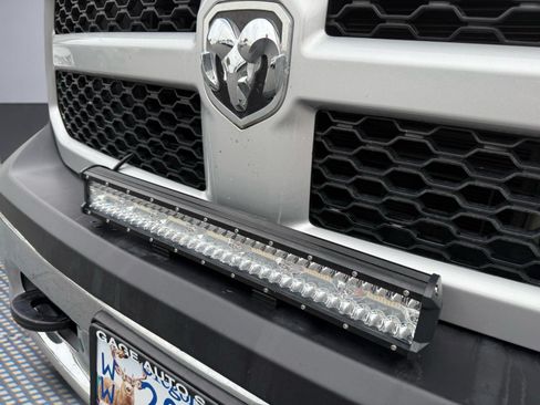 Used 2019 RAM 1500 Express AWD/4WD image 13