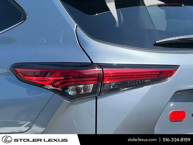 Used 2023 Toyota Highlander Limited AWD/4WD image 13
