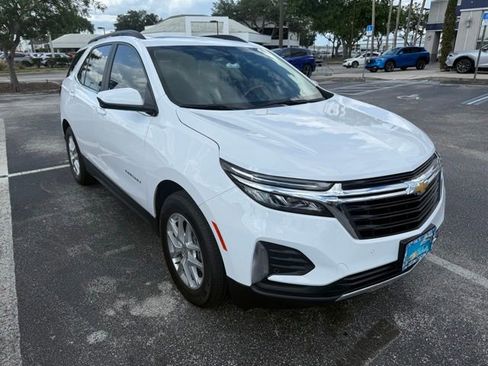 Used 2023 Chevrolet Equinox LT FWD image 2