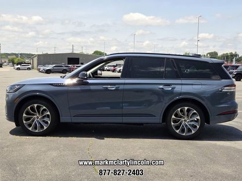 New 2026 Lincoln Aviator AWD image 2