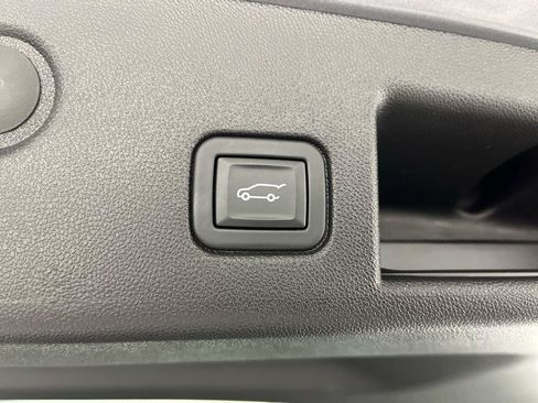 Certified 2024 Chevrolet Equinox Premier AWD/4WD image 31
