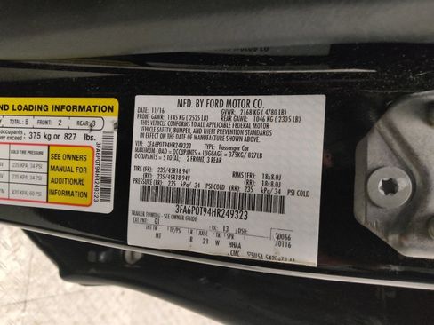 Used 2017 Ford Fusion SE w/ Equipment Group 201A image 33