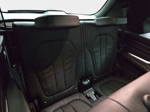 Used 2019 BMW X7 xDrive50i w/ M Sport Package image 15