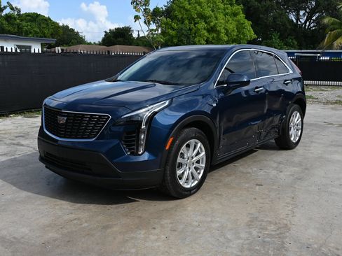 Used 2021 Cadillac XT4 Luxury FWD image 3
