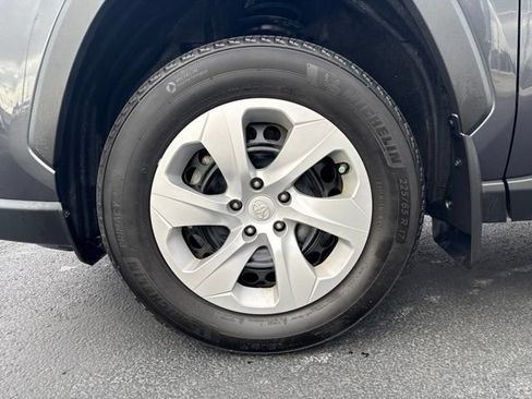Certified 2023 Toyota RAV4 LE AWD/4WD image 11