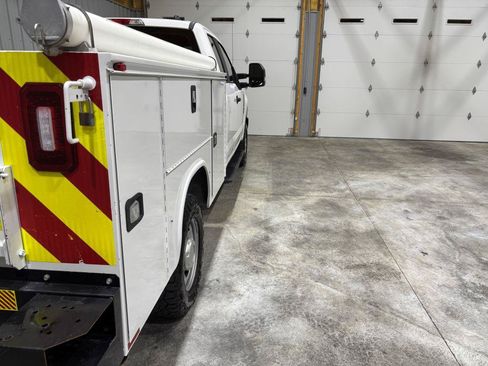 Used 2019 Ford F250 XL w/ Power Equipment Group AWD/4WD image 10