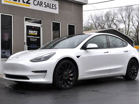 Used 2022 Tesla Model 3 Performance image 2