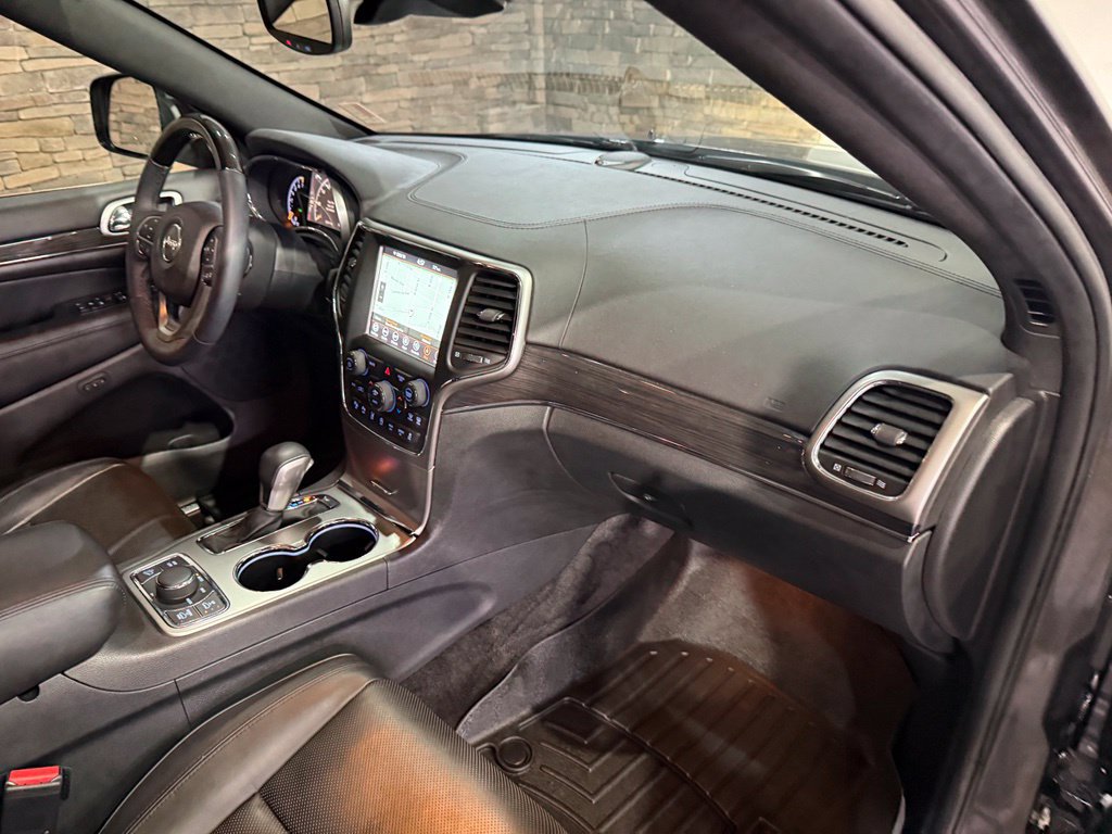 Used 2018 Jeep Grand Cherokee Overland AWD/4WD image 29