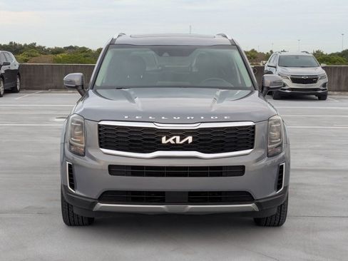 Used 2022 Kia Telluride S FWD image 2