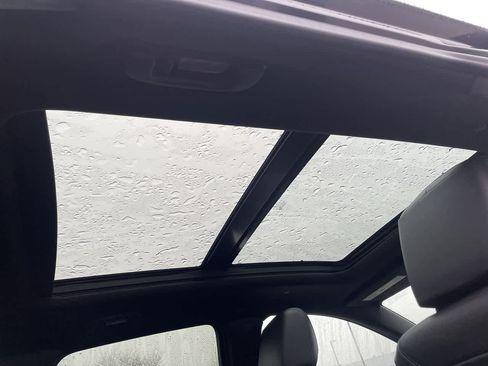 Used 2022 Cadillac XT5 Premium Luxury w/ LPO, Floor Liner Package image 21