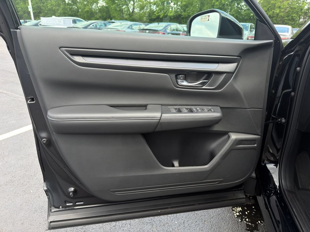 Used 2027 Honda CR-V LX image 17