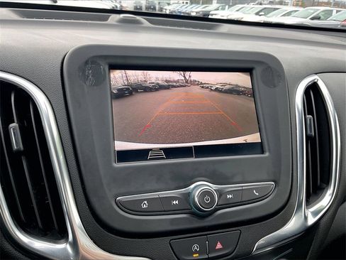 Used 2024 Chevrolet Equinox LT image 18