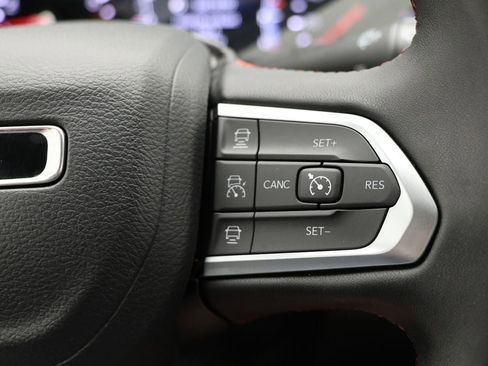 Used 2024 Jeep Compass Trailhawk image 20