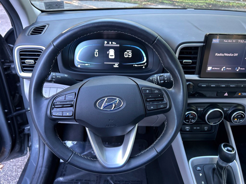Used 2024 Hyundai Venue SEL FWD image 22