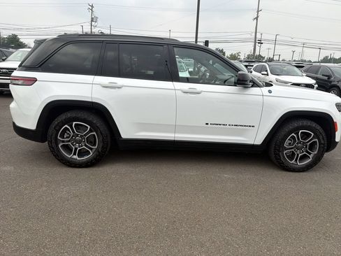 Used 2022 Jeep Grand Cherokee Trailhawk w/ Luxury Tech Group III AWD/4WD image 6