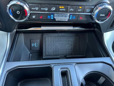 Used 2022 Ford F150 Limited image 19