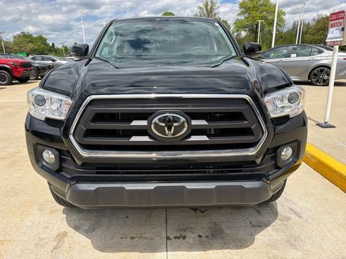 Used 2023 Toyota Tacoma SR5 w/ Technology Package AWD/4WD image 2