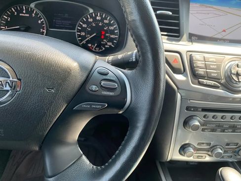 Used 2020 Nissan Pathfinder SL AWD/4WD image 15