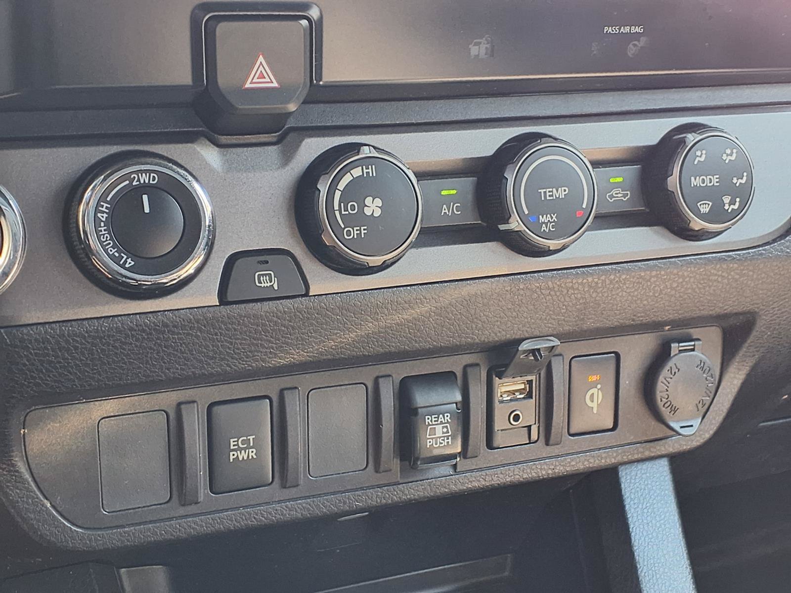Used 2019 Toyota Tacoma TRD Sport AWD/4WD image 13