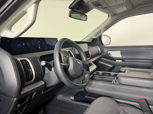 Used 2025 Ford Expedition Max Active RWD image 19
