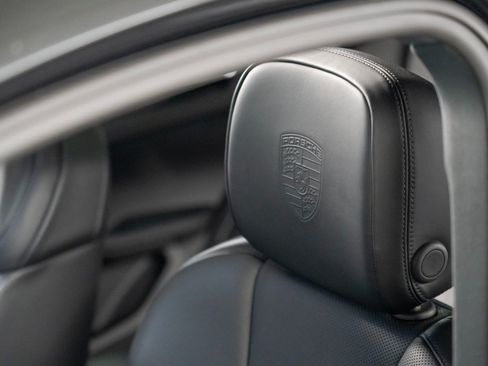 Certified 2026 Porsche Macan AWD/4WD image 23