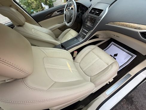 Used 2013 Lincoln MKZ FWD image 38