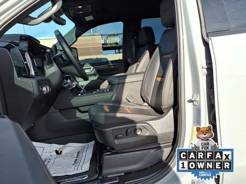 Used 2024 GMC Sierra 2500 AT4 w/ AT4 Premium Plus Package image 12
