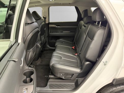 Certified 2022 Hyundai Palisade SEL w/ 8P Bench Seat Package AWD/4WD image 13