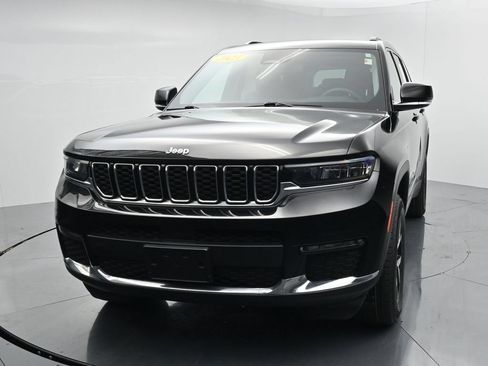 Used 2023 Jeep Grand Cherokee L Limited AWD/4WD image 3
