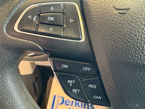 Used 2017 Ford Escape SE FWD image 13