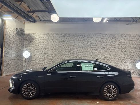 New 2026 Hyundai Sonata Limited FWD image 4
