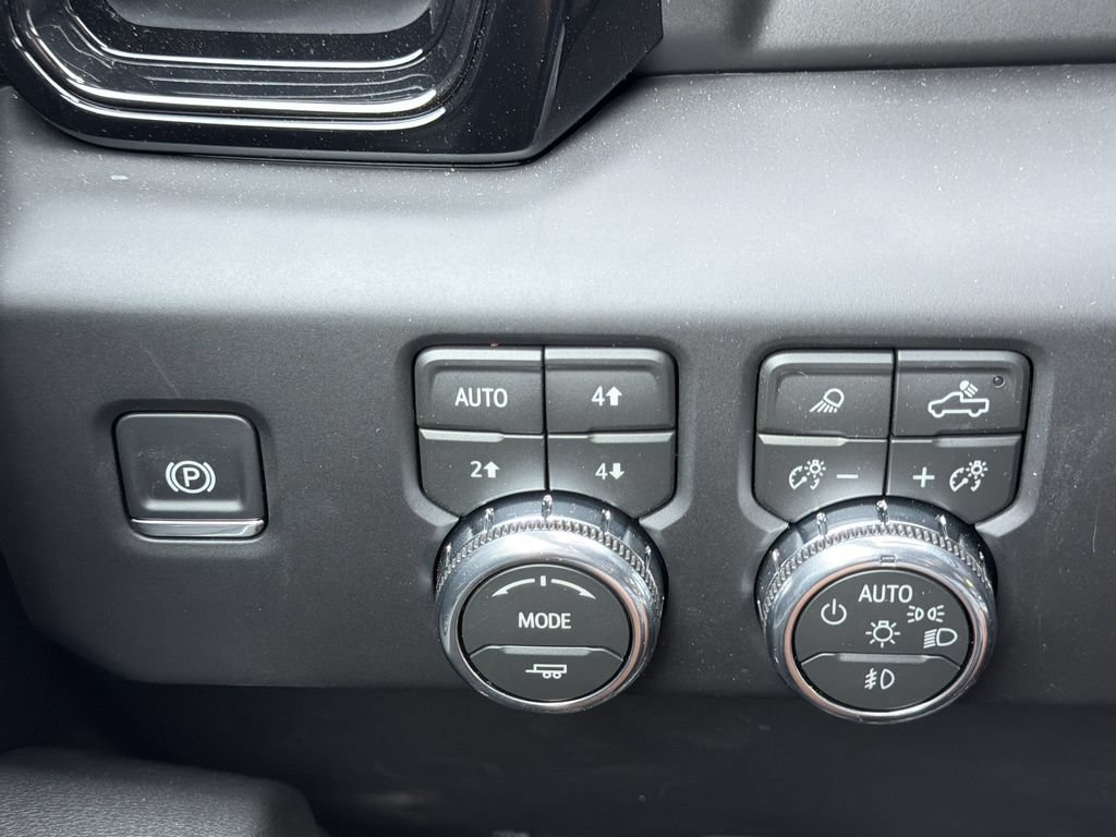 New 2026 GMC Sierra 1500 AT4 w/ Technology Package AWD/4WD image 11