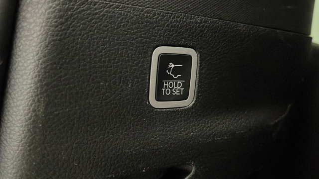 Used 2024 Jeep Wagoneer L Series II AWD/4WD image 30