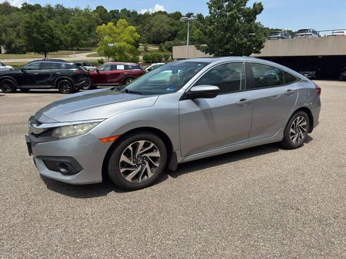 Used 2016 Honda Civic EX image 2