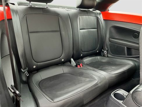 Used 2019 Volkswagen Beetle 2.0T SE image 25