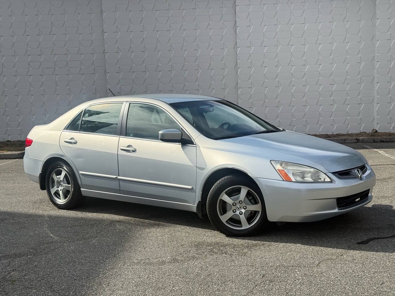 Used 2005 Honda Accord Hybrid Sedan image 2