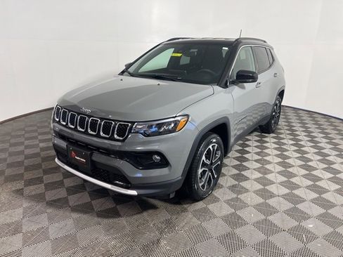 Certified 2023 Jeep Compass Limited image 3