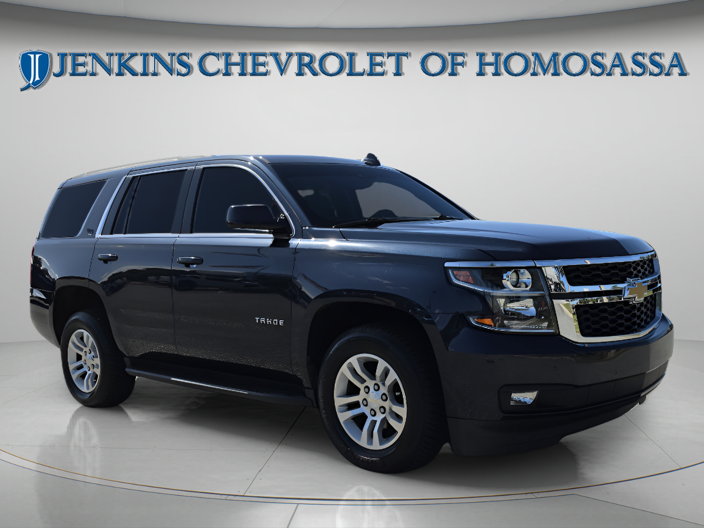 Used 2020 Chevrolet Tahoe LT w/ Luxury Package RWD image 2