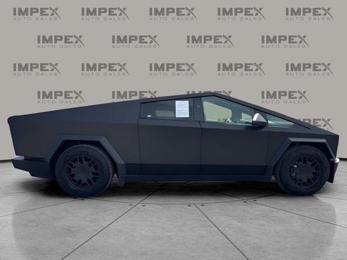 Used 2024 Tesla Cybertruck AWD Crew Cab image 6
