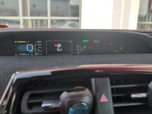 Used 2016 Toyota Prius Four Touring FWD image 10