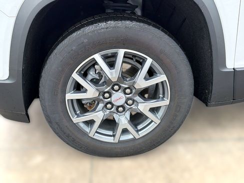 Certified 2023 GMC Acadia SLT w/ Preferred Package FWD image 12