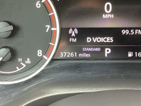 Used 2023 Nissan Rogue SV FWD image 3