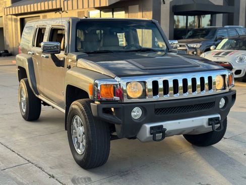 Used 2008 HUMMER H3 Luxury AWD/4WD image 4
