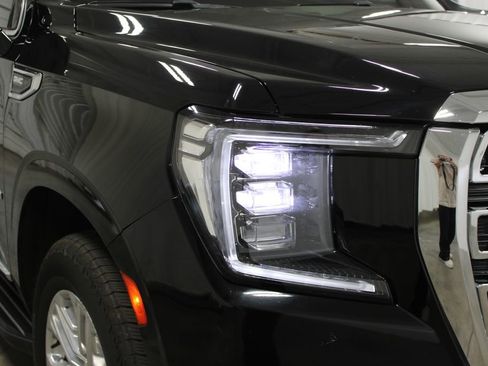 Used 2023 GMC Yukon XL SLT w/ SLT Luxury Package RWD image 12