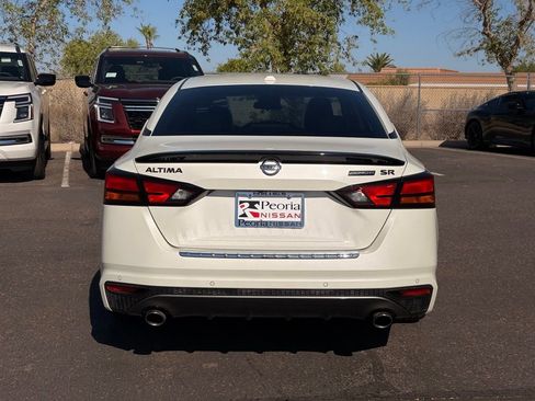 Used 2022 Nissan Altima 2.5 SR w/ Midnight Edition Package FWD image 5