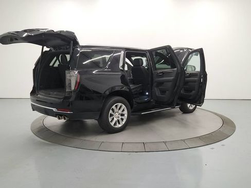 Used 2025 Chevrolet Tahoe Premier RWD image 16