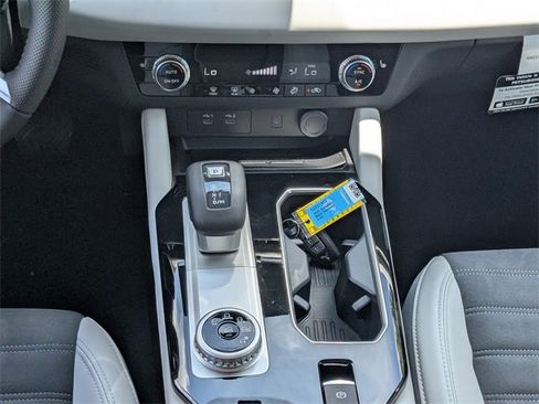 New 2025 Mitsubishi Outlander SE image 19