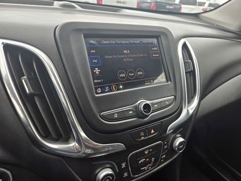Used 2022 Chevrolet Equinox LT FWD image 18