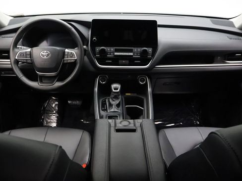 Certified 2025 Toyota Grand Highlander AWD image 24